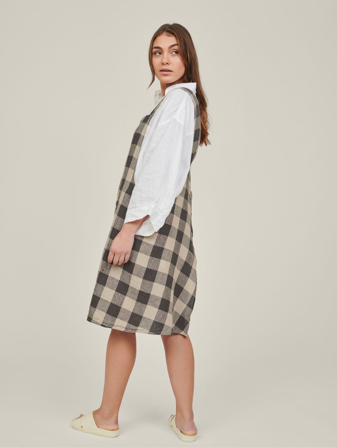 Linen Apron ~ Carlotta & Gee