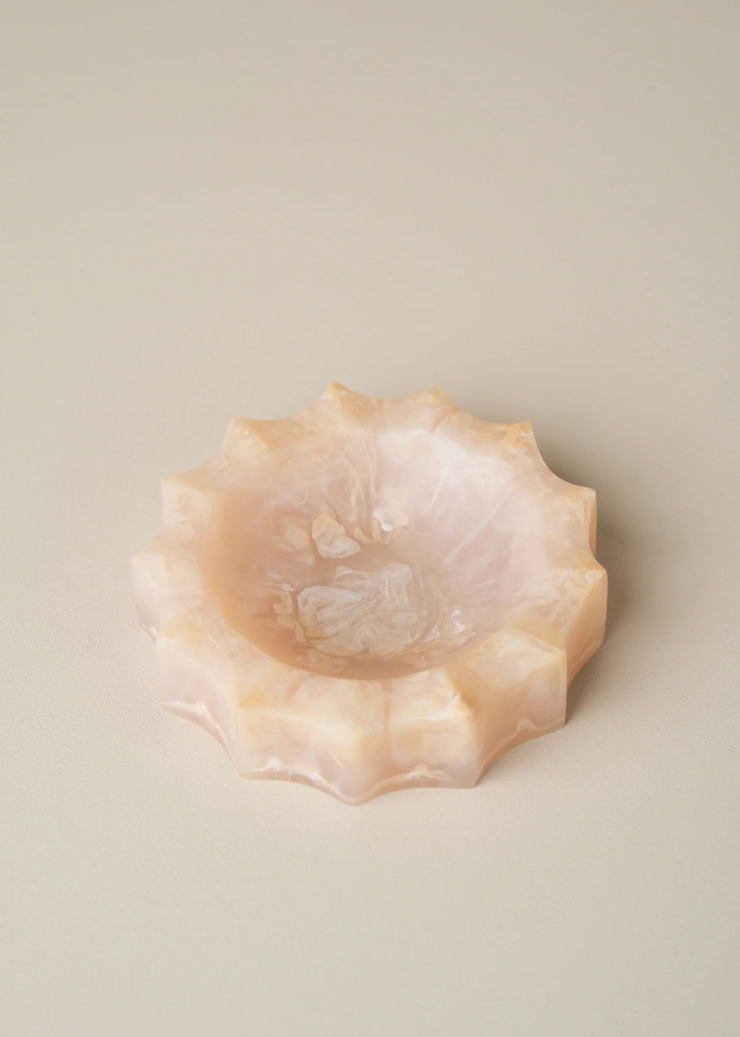 Flow Resin Sun Dish