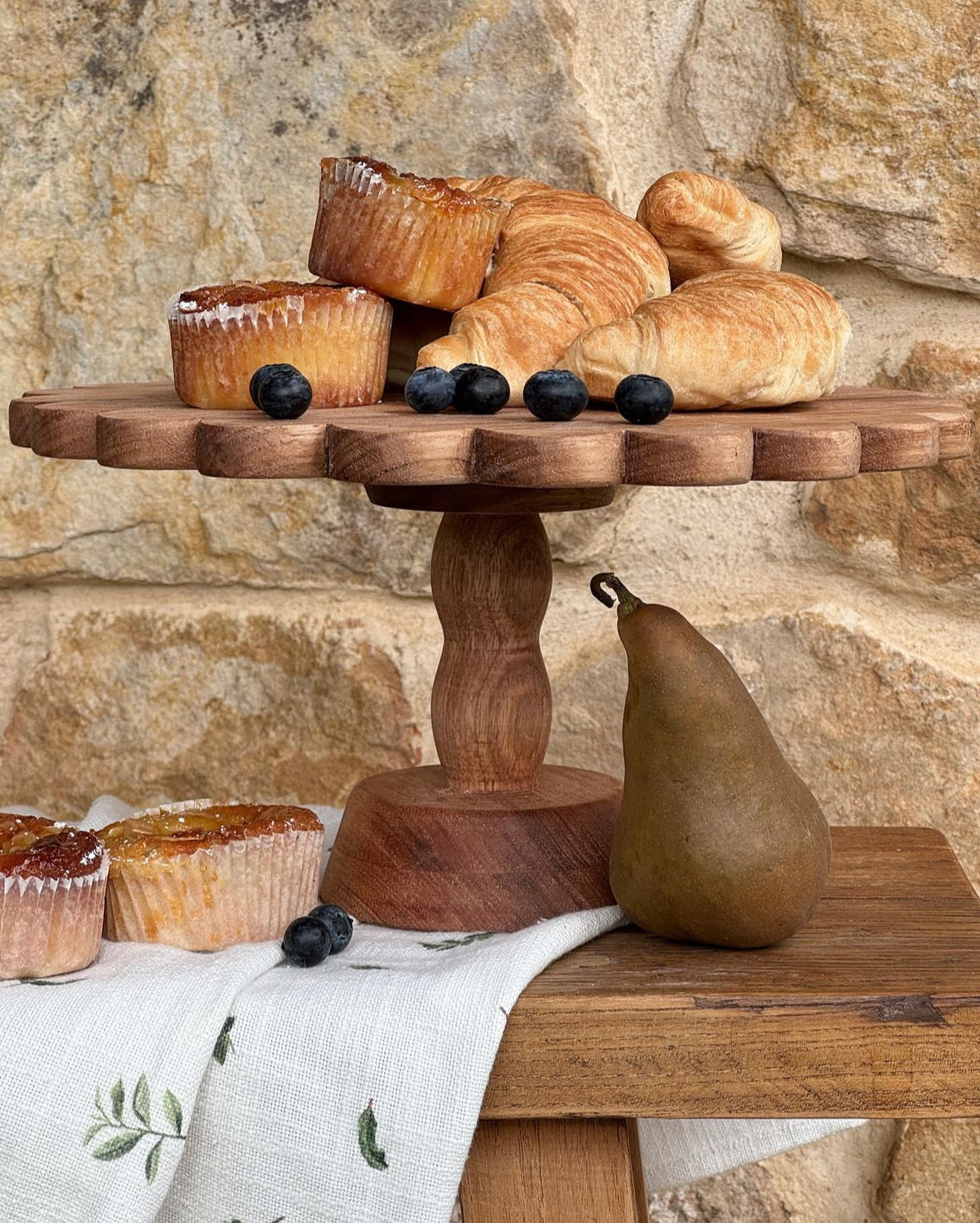 Timber Scallop Cake Stand