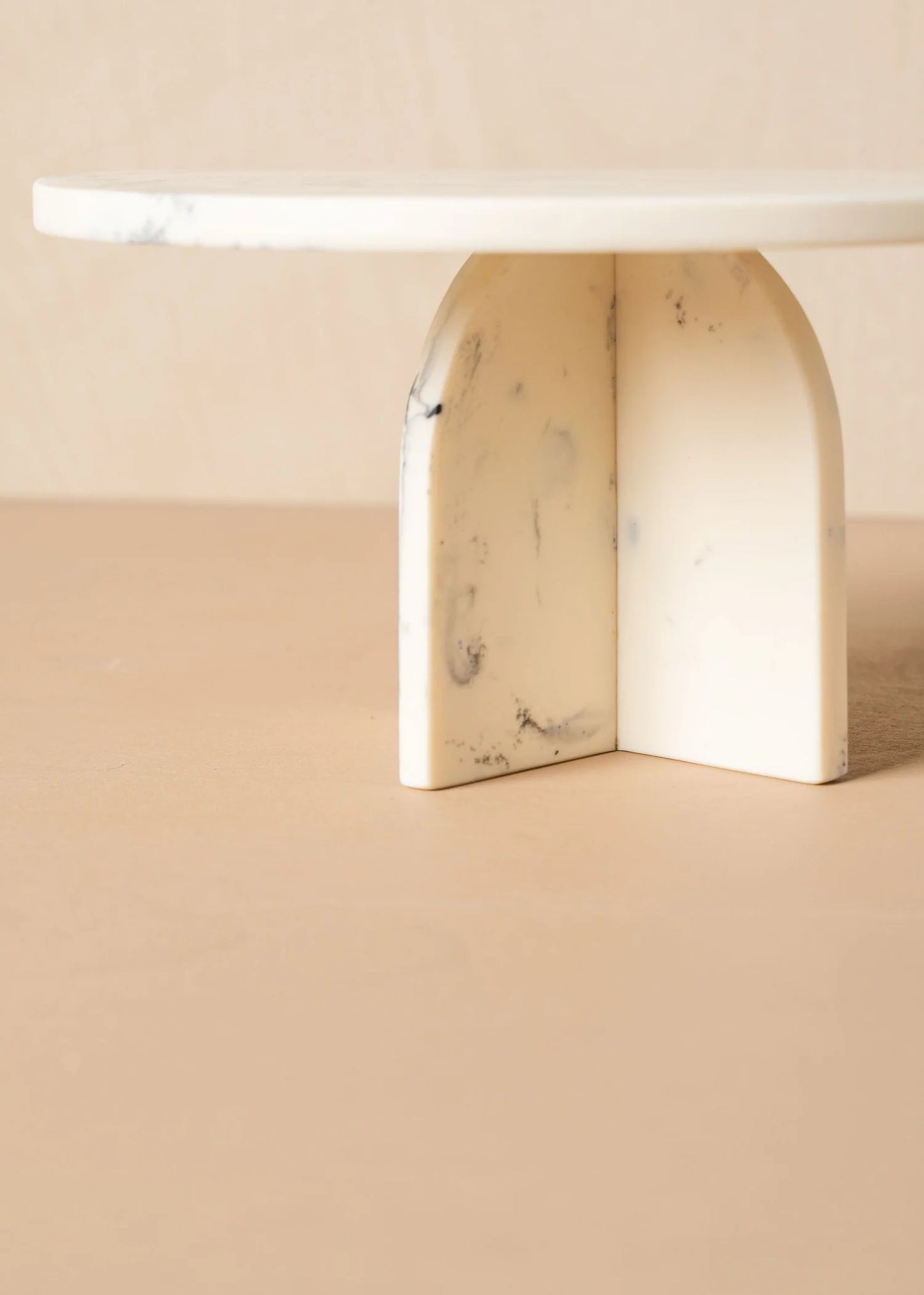 Flow Resin Cake Stand | Merle