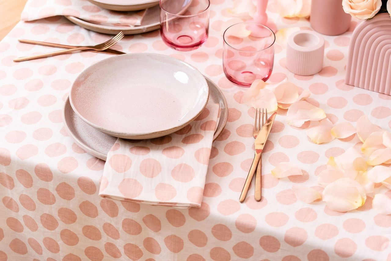 Tablecloth | Polka Dot Tulle Pink